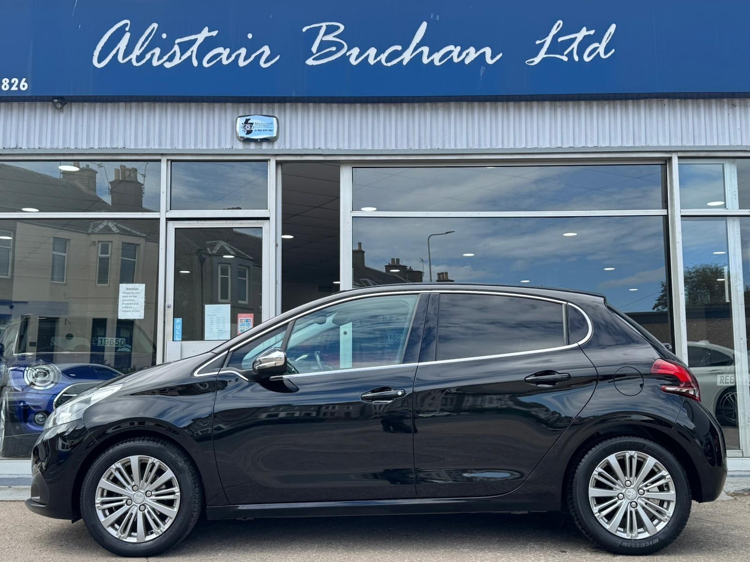 Used Peugeot 208 2017 for sale - 77411678: Photo 2