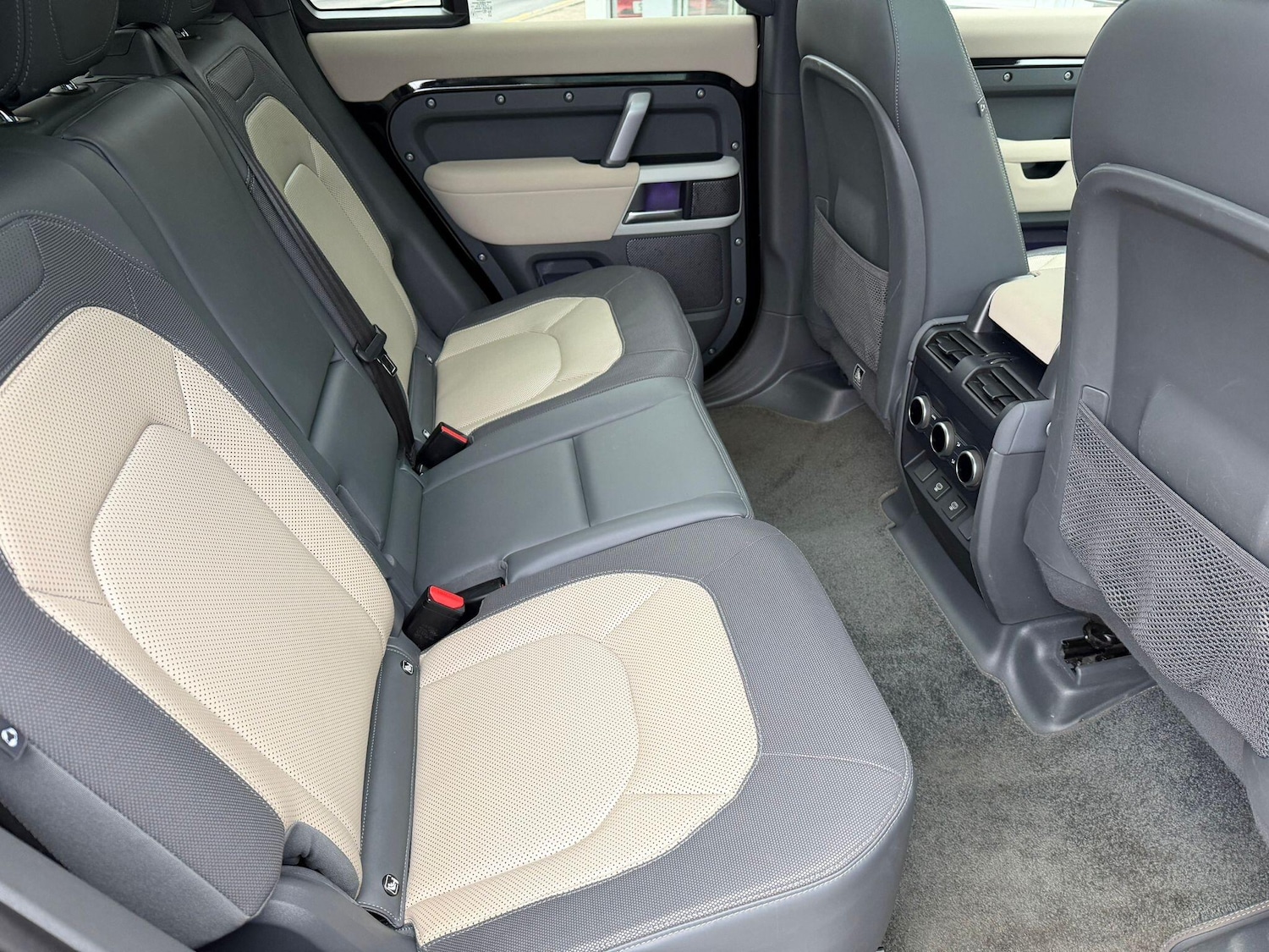 Used Land Rover Defender 2022 for sale - 77377126: Photo 12