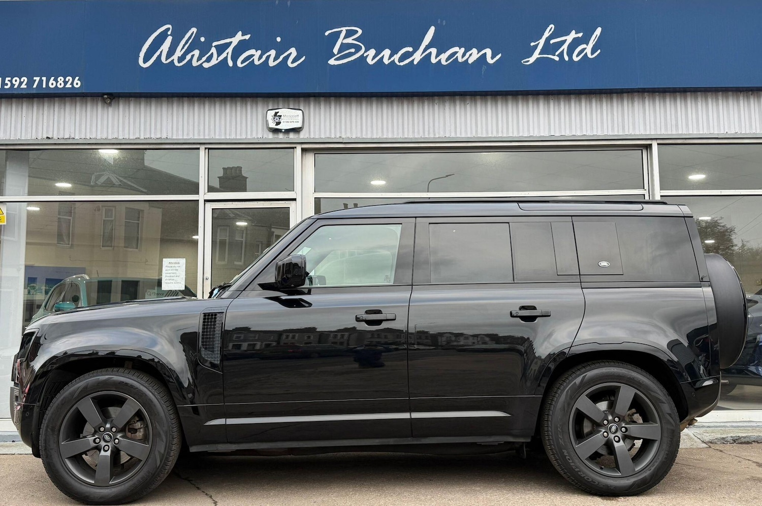 Used Land Rover Defender 2022 for sale - 77377126: Photo 2