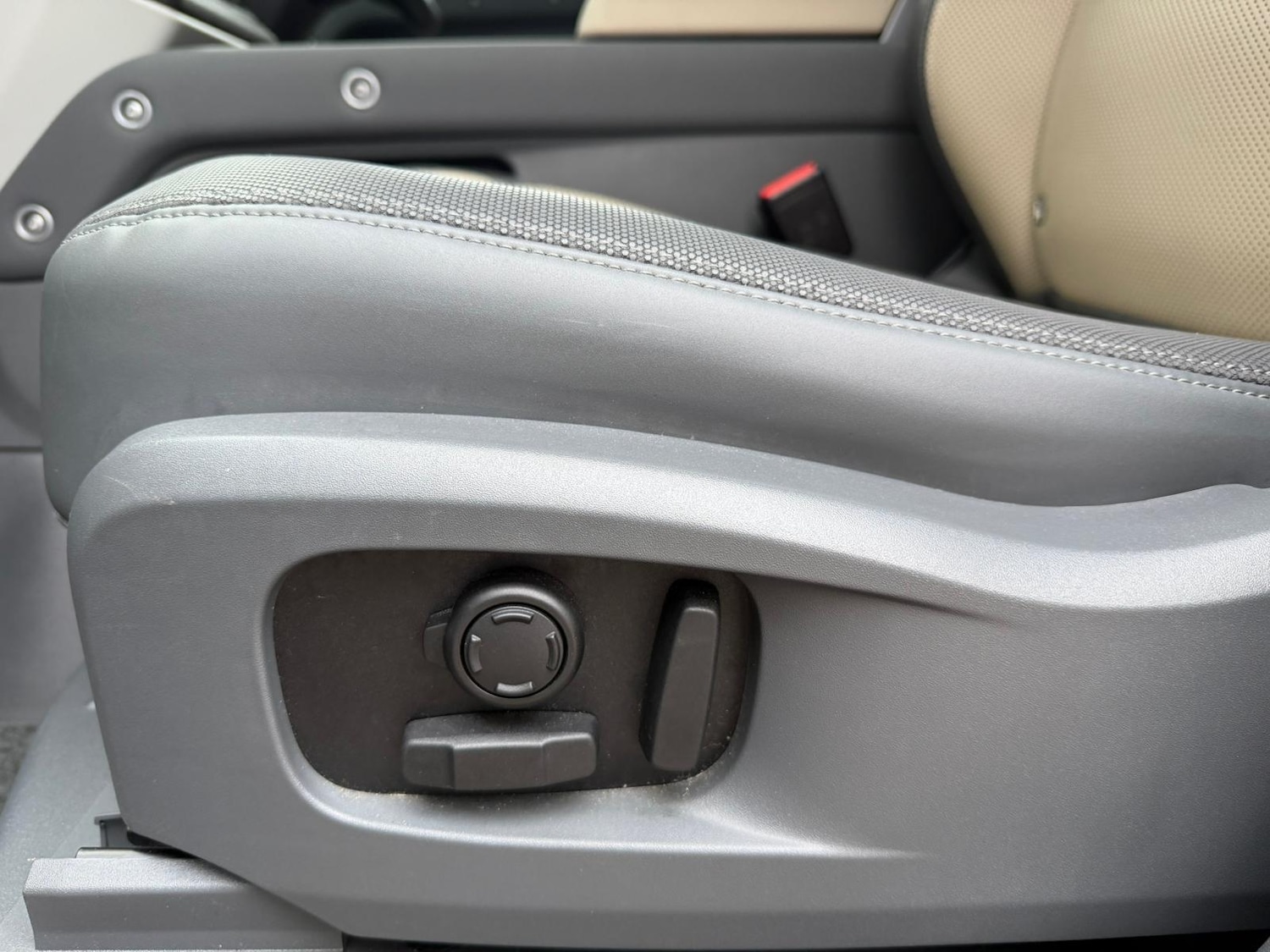 Used Land Rover Defender 2022 for sale - 77377126: Photo 21