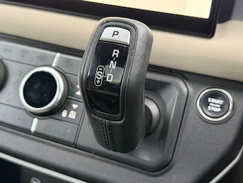 Used Land Rover Defender 2022 for sale - 77377126: Photo