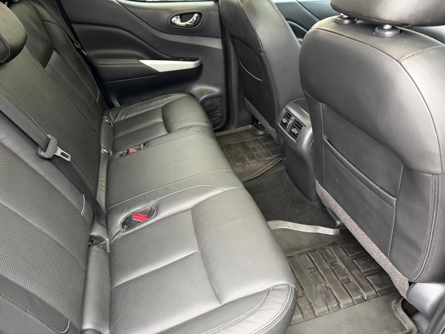 Used Nissan Navara for sale - 77978131: Photo 25