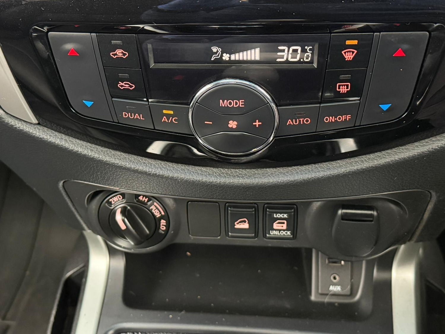 Used Nissan Navara for sale - 77978131: Photo 32