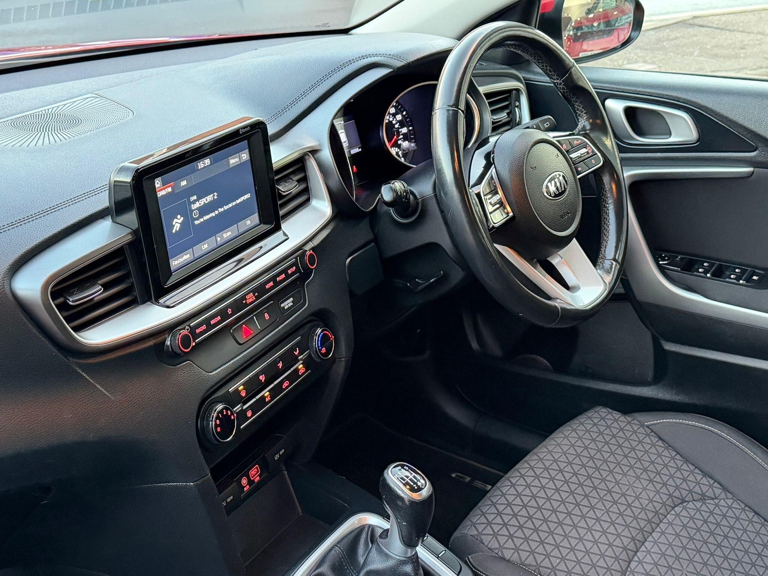 Used Kia Ceed 2019 for sale - 76644773: Photo 4