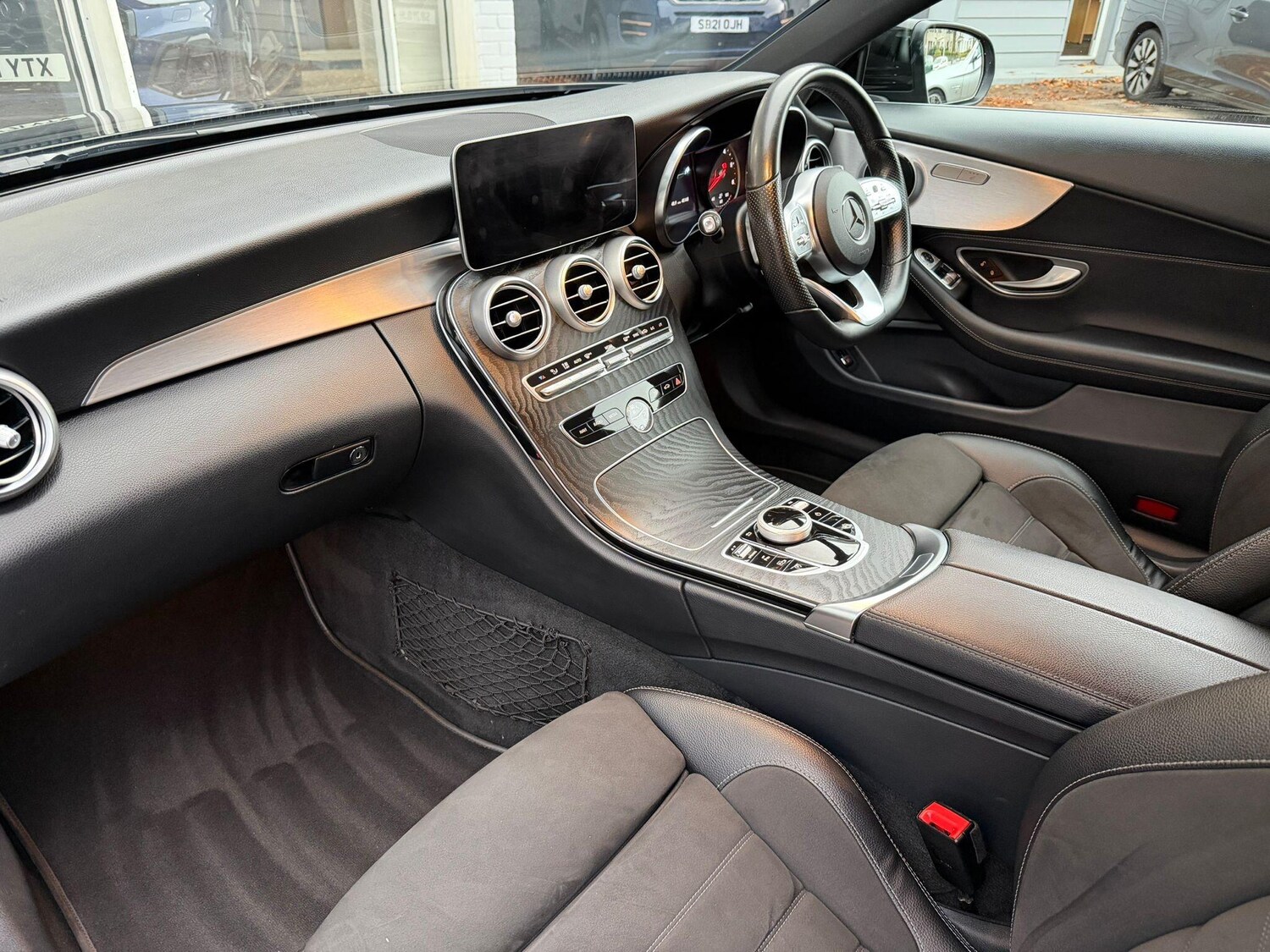 Used Mercedes-Benz C Class 2020 for sale - 76647537: Photo 5