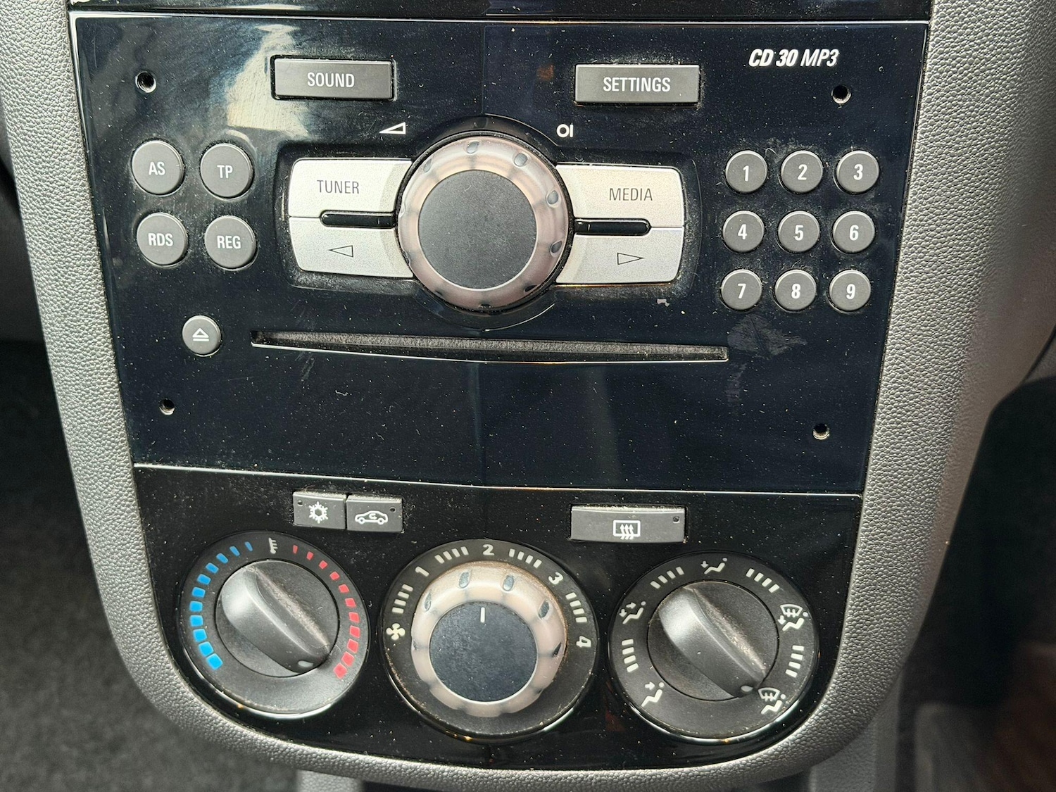 Used Vauxhall Corsa 2013 for sale - 77017193: Photo 13