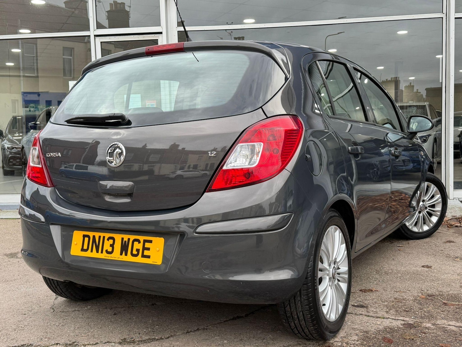Used Vauxhall Corsa 2013 for sale - 77017193: Photo 3