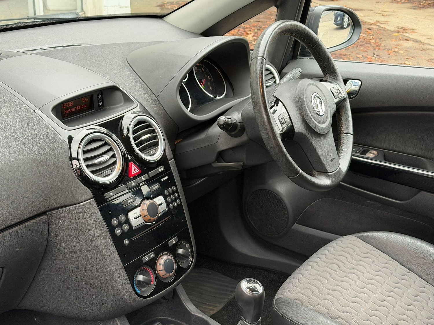 Used Vauxhall Corsa 2013 for sale - 77017193: Photo 4