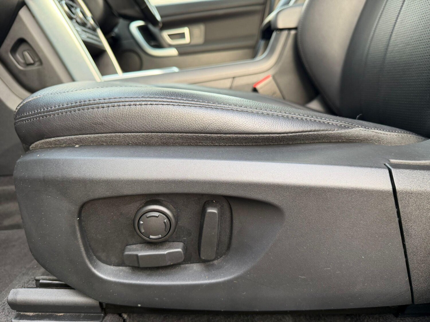 Used Land Rover Discovery Sport 2018 for sale - 76645322: Photo 15