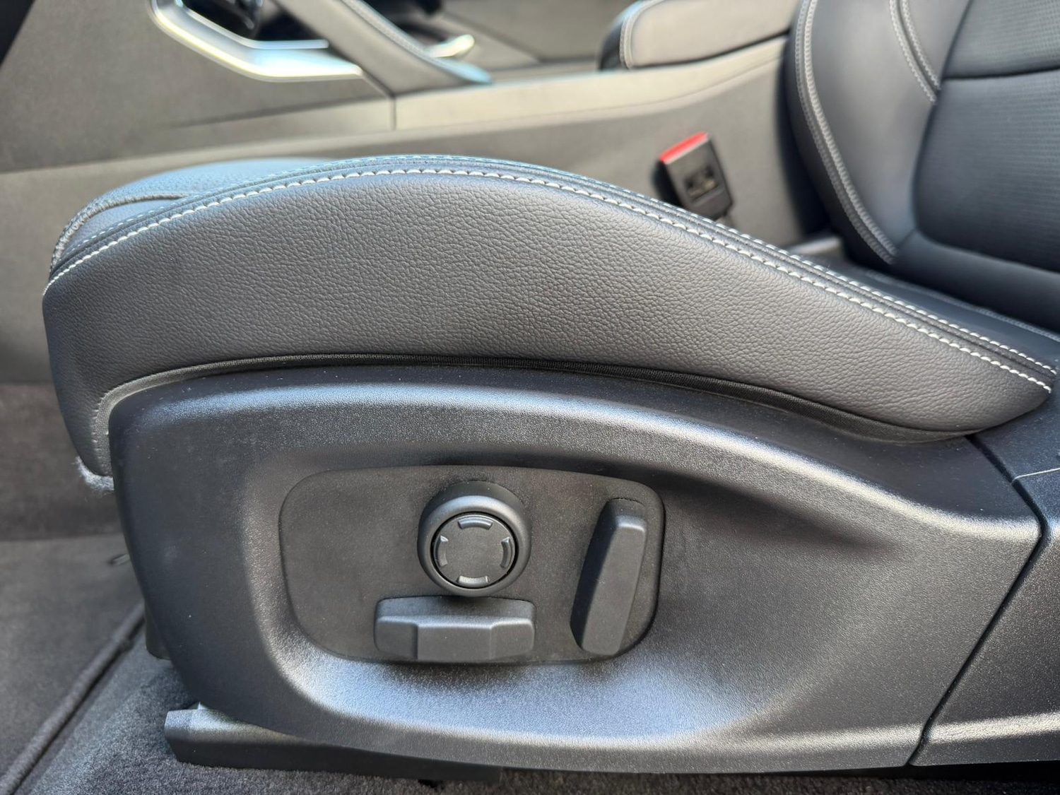 Used Jaguar E-Pace 2023 for sale - 76647484: Photo 14