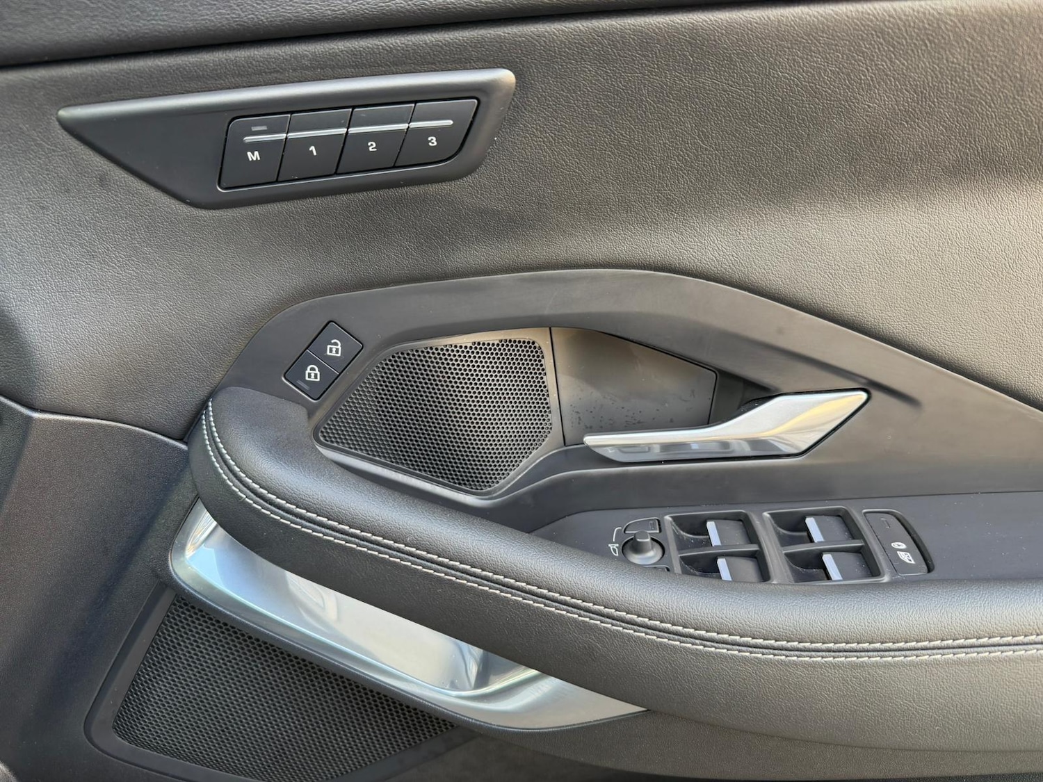 Used Jaguar E-Pace 2023 for sale - 76647484: Photo 17