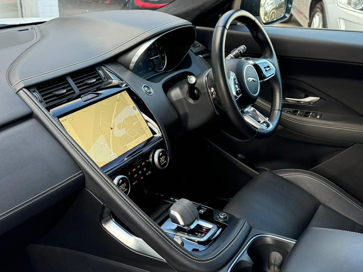 Used Jaguar E-Pace 2023 for sale - 76647484: Photo 5