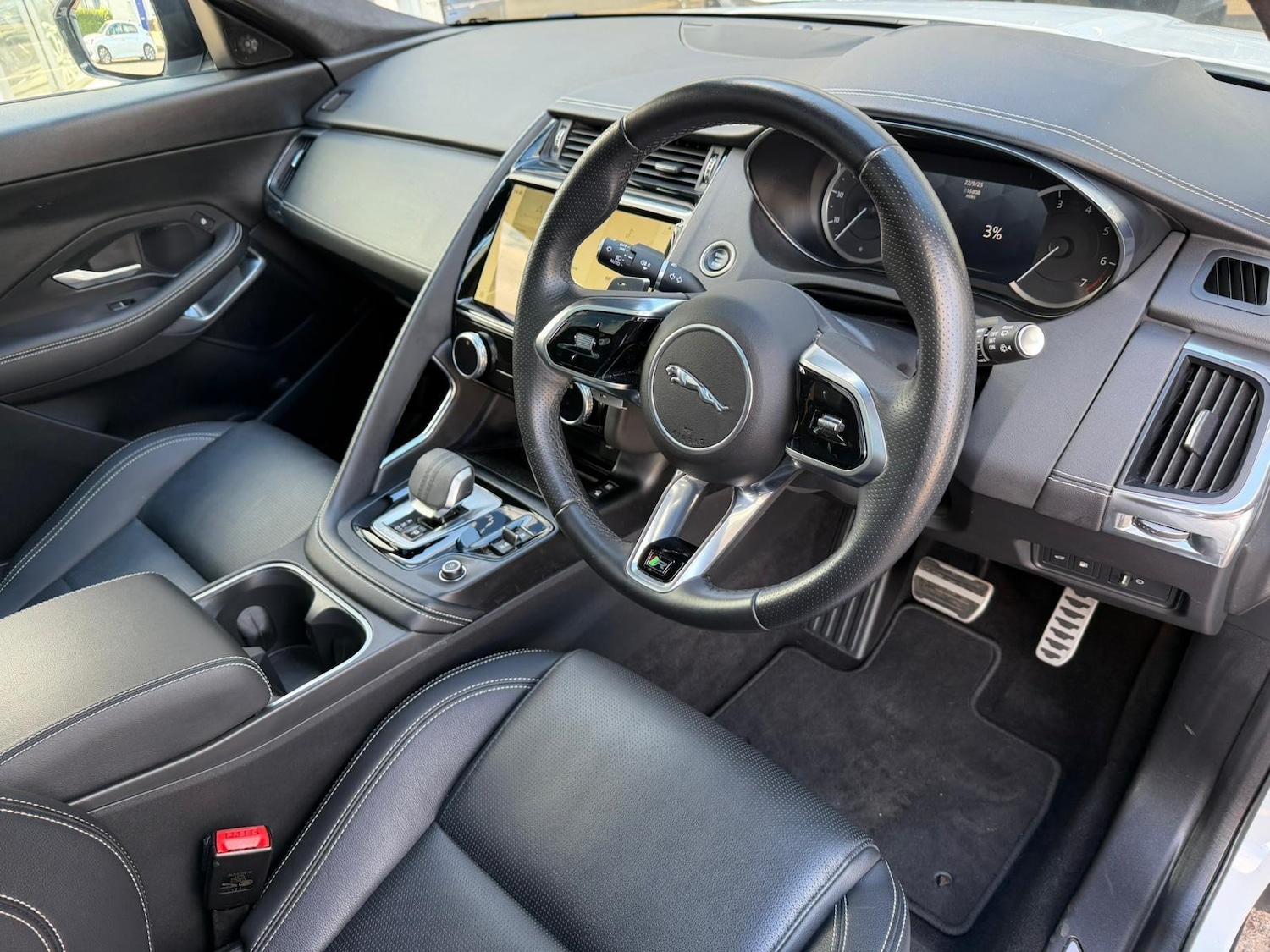 Used Jaguar E-Pace 2023 for sale - 76647484: Photo 7