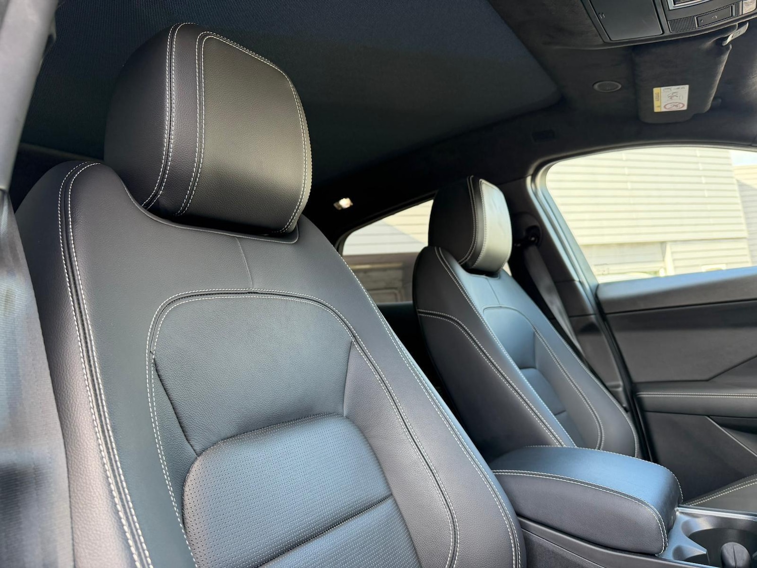 Used Jaguar E-Pace 2023 for sale - 76647484: Photo 9