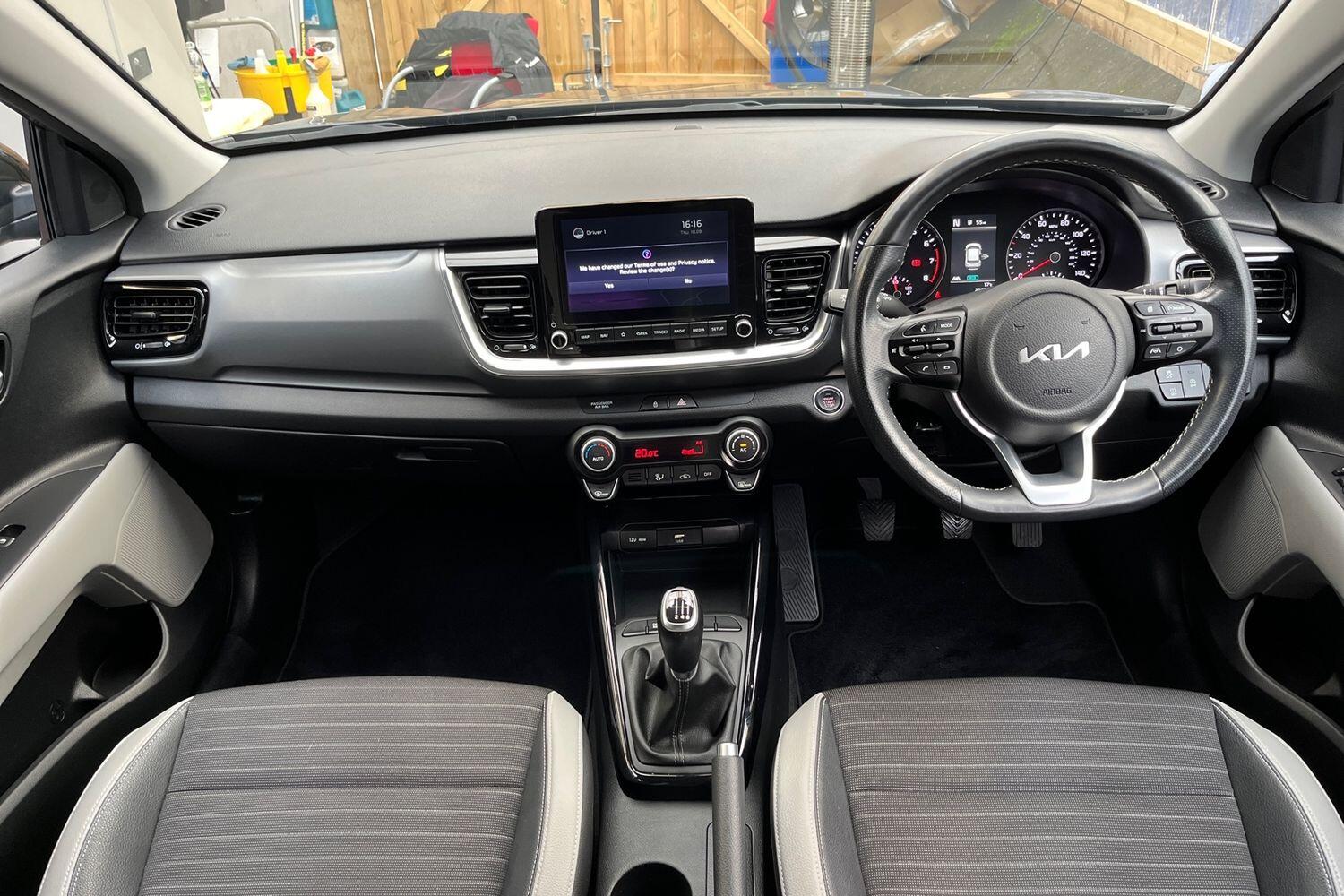 Used Kia Stonic 2022 for sale - 76674859: Photo 10