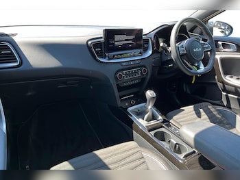 Used Kia XCeed 2025 for sale - 76897172: Photo