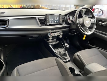 Used Kia Rio 2019 for sale - 76289064: Photo 2