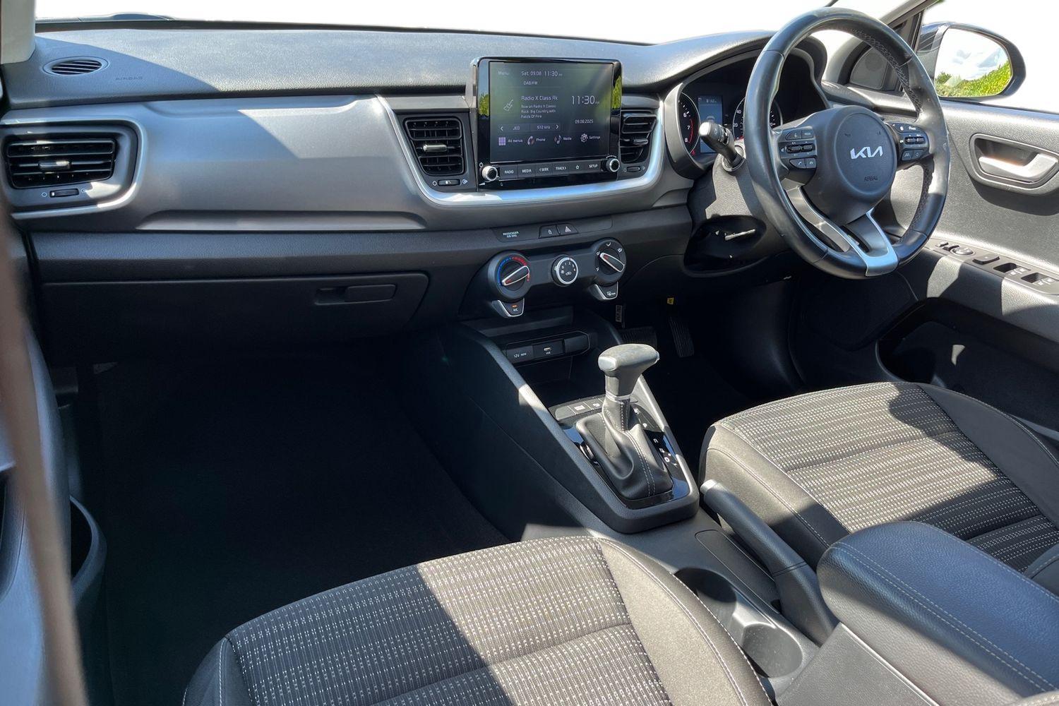 Used Kia Stonic 2022 for sale - 76675313: Photo 2