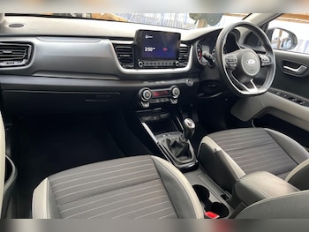Used Kia Stonic 2021 for sale - 76785337: Photo