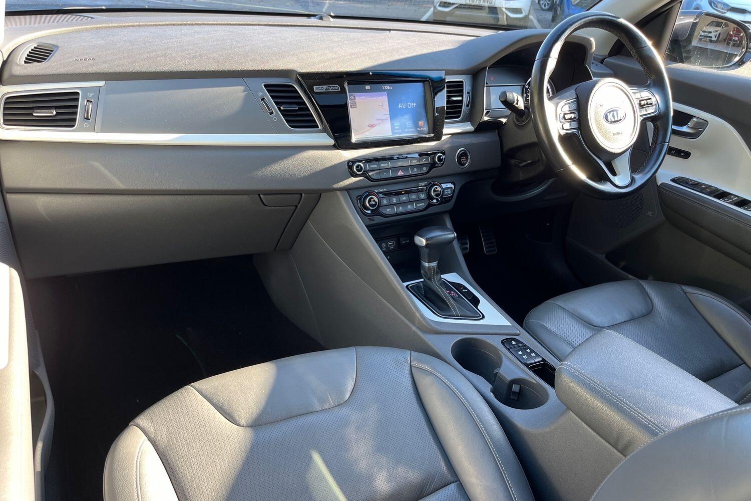 Used Kia Niro 2017 for sale - 76673529: Photo 2