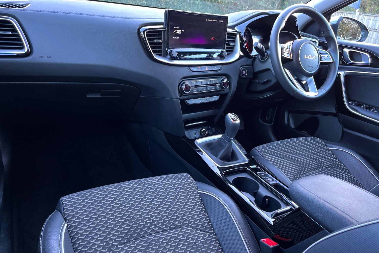 Used Kia XCeed 2025 for sale - 76680658: Photo 2