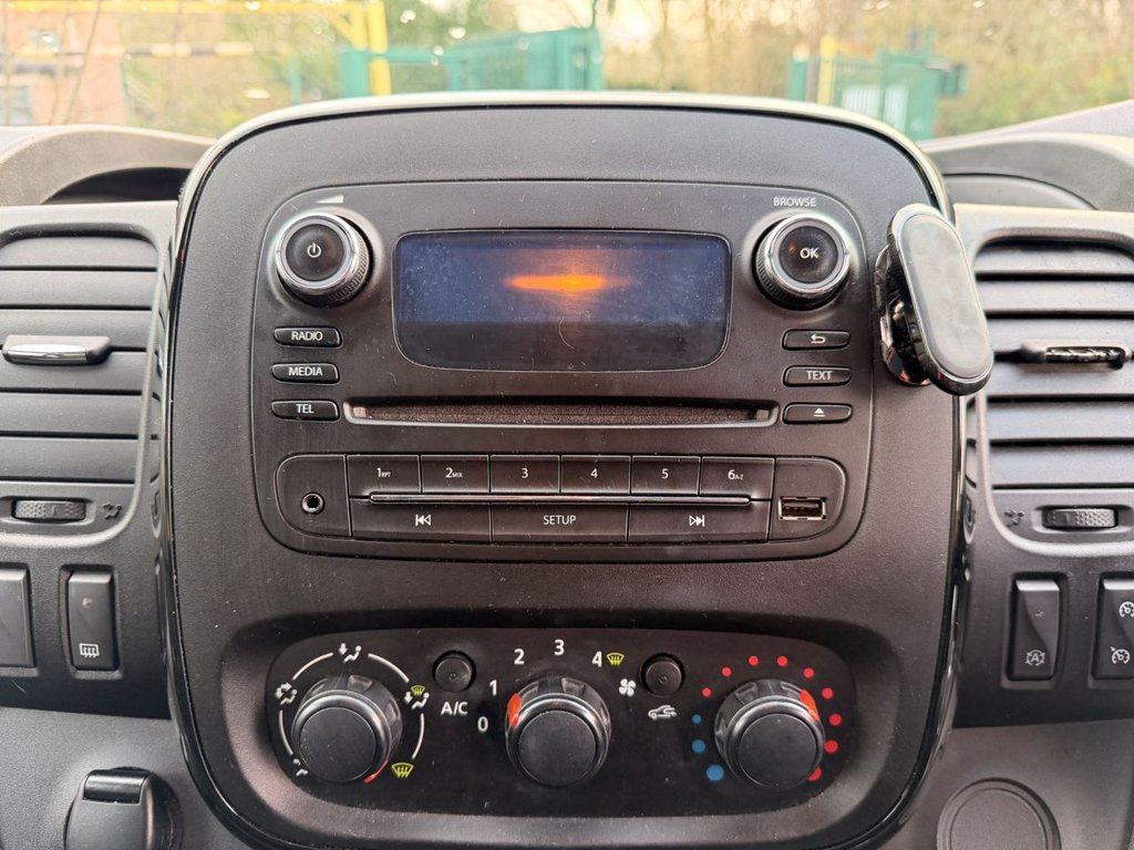 Used Vauxhall Vivaro 2016 for sale - 77200534: Photo 13