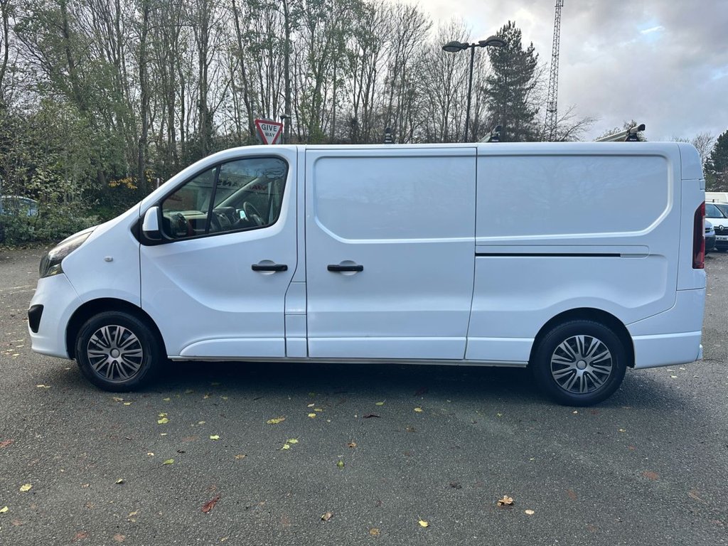 Used Vauxhall Vivaro 2018 for sale - 76867593: Photo 2