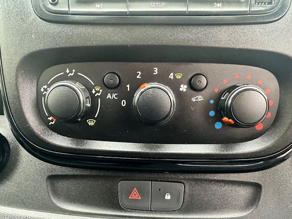 Used Vauxhall Vivaro 2016 for sale - 76185124: Photo 12
