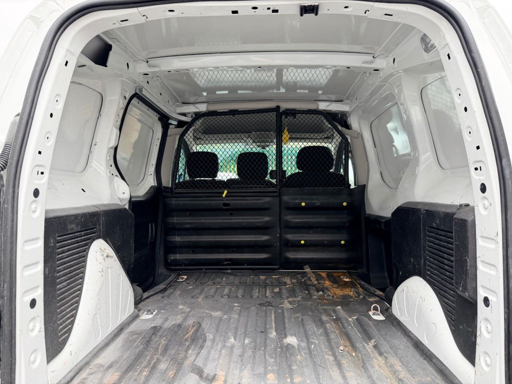 Used Peugeot Partner 2018 for sale - 77588235: Photo 18