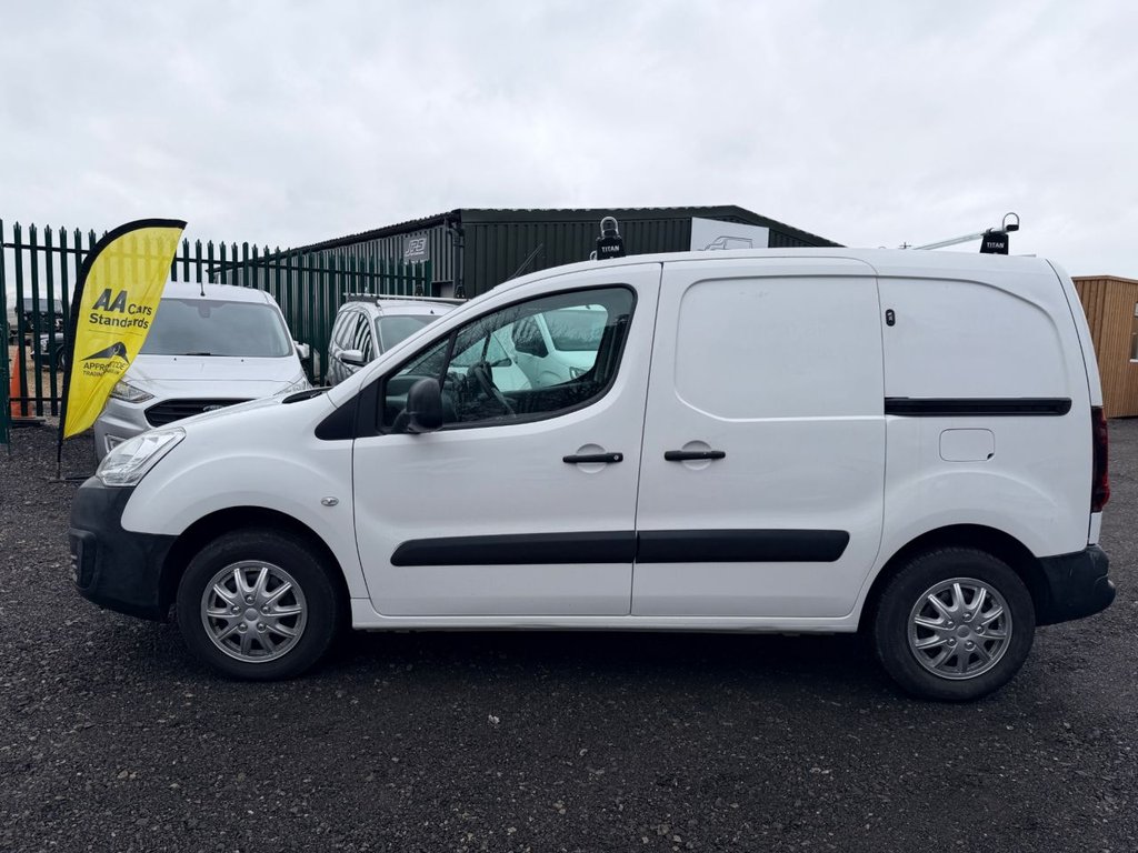 Used Peugeot Partner 2018 for sale - 77588235: Photo 2