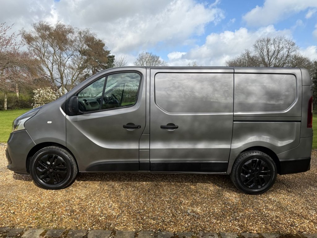 Used Renault Trafic 2017 for sale - 78069049: Photo 2