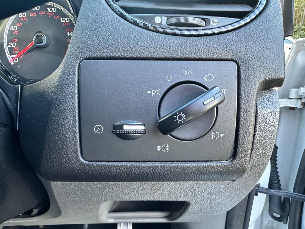 Used Ford Focus 2010 for sale - 77668944: Photo 15