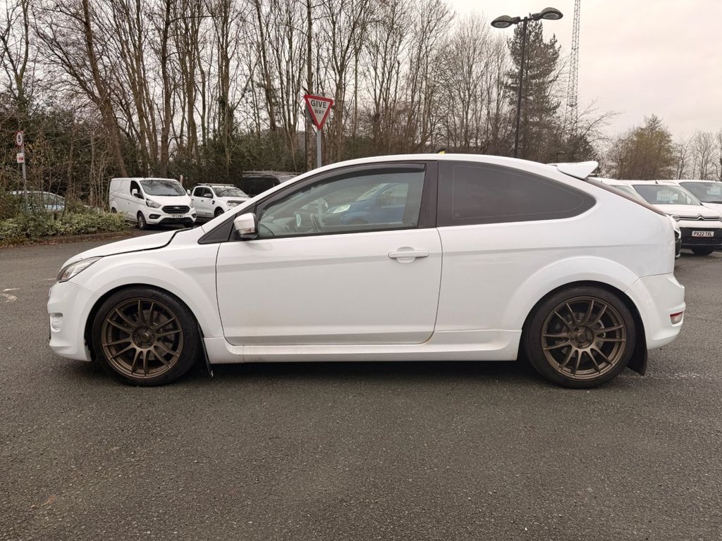 Used Ford Focus 2010 for sale - 77668944: Photo 2