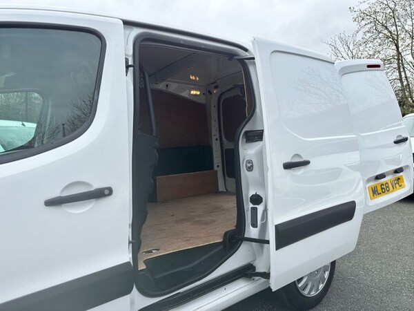 Used Citroen Berlingo 2018 for sale - 74144145: Photo 18
