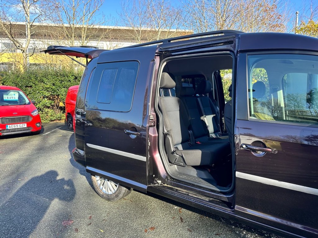 Used Volkswagen Caddy Maxi Life 2018 for sale - 76570321: Photo 23