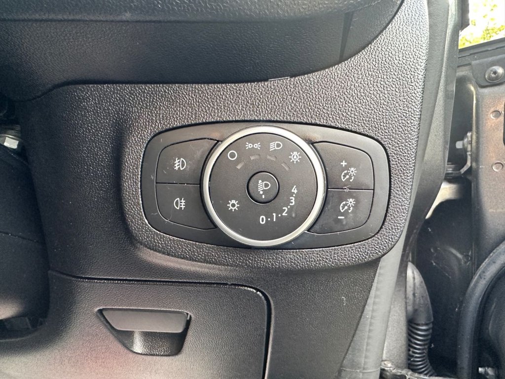 Used Ford Fiesta 2017 for sale - 76406887: Photo 15