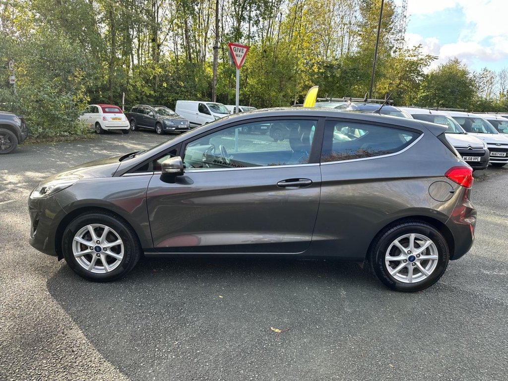Used Ford Fiesta 2017 for sale - 76406887: Photo 2