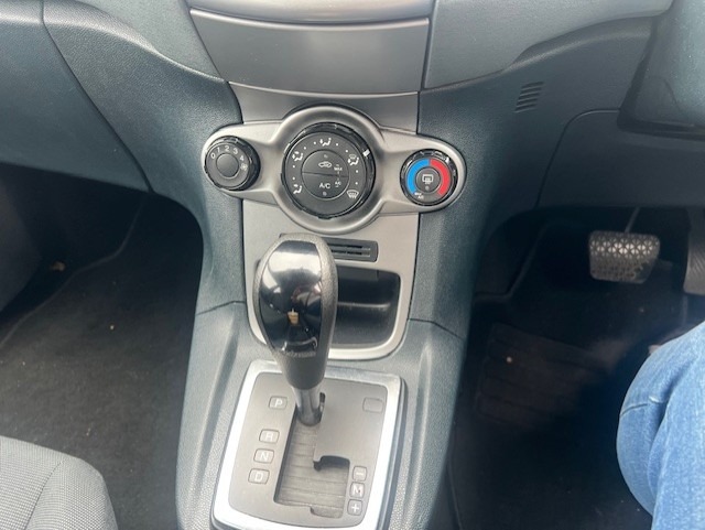 Used Ford Fiesta 2011 for sale - 78210032: Photo 8