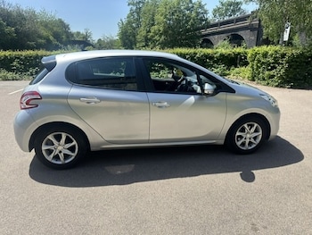 Used Peugeot 208 2015 for sale - 78699358: Photo