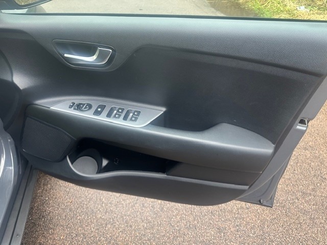 Used Kia Stonic 2023 for sale - 77665316: Photo 19