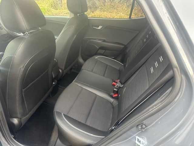 Used Kia Stonic 2023 for sale - 77665316: Photo 6