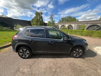 Used Peugeot 2008 2017 for sale - 78542637: Photo