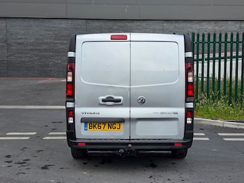 Used Vauxhall Vivaro 2017 for sale - 79072111: Photo