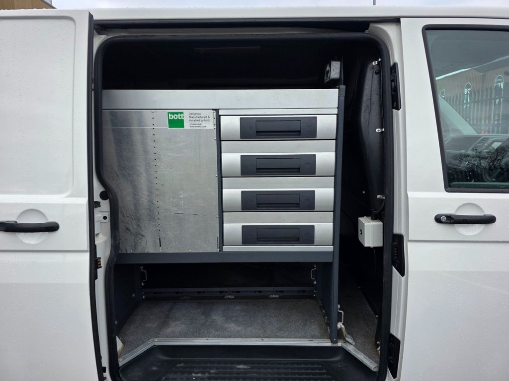 Used Volkswagen Transporter 2017 for sale - 77608583: Photo 18