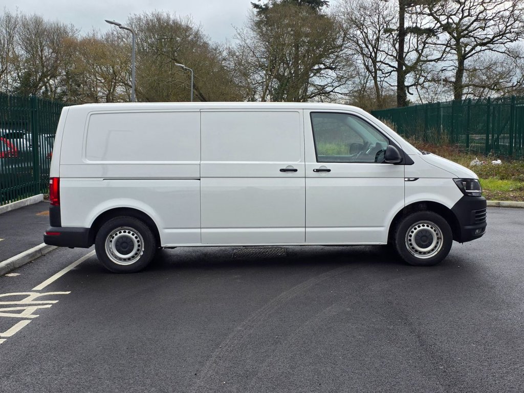Used Volkswagen Transporter 2017 for sale - 77608583: Photo 2