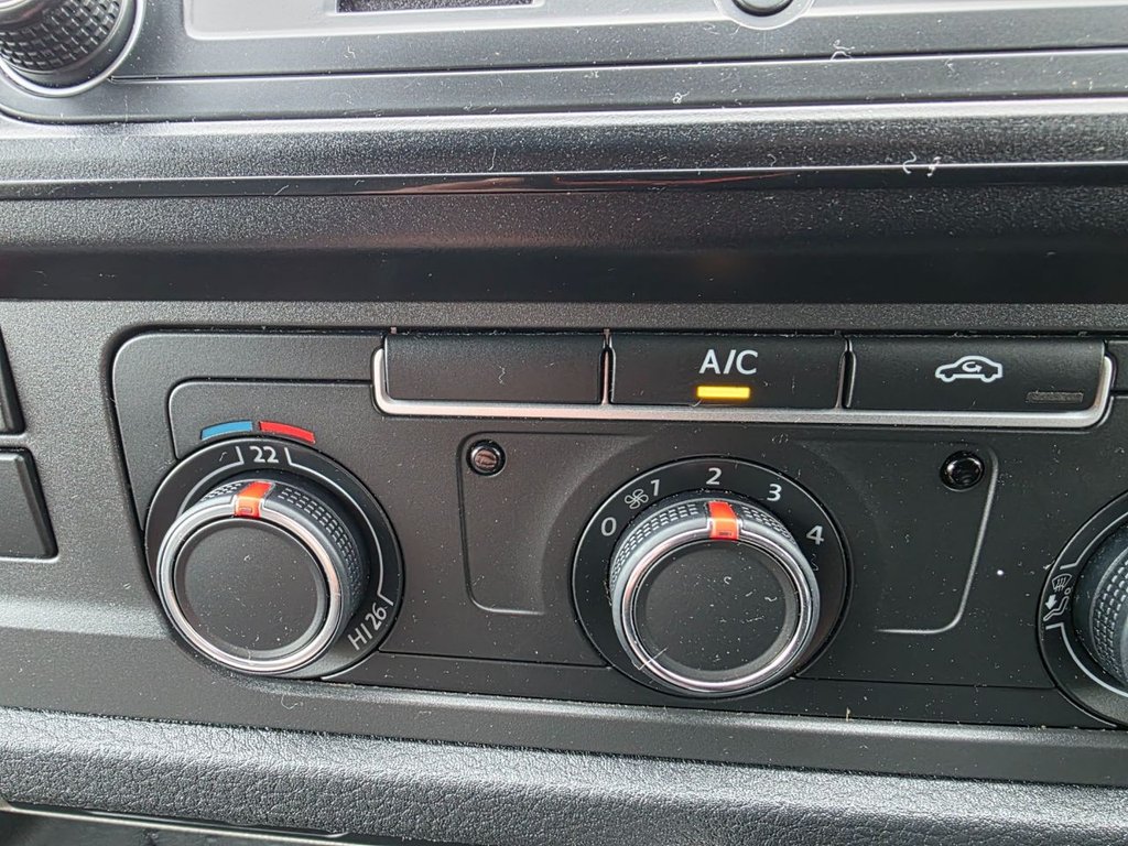 Used Volkswagen Transporter 2017 for sale - 77608583: Photo 23