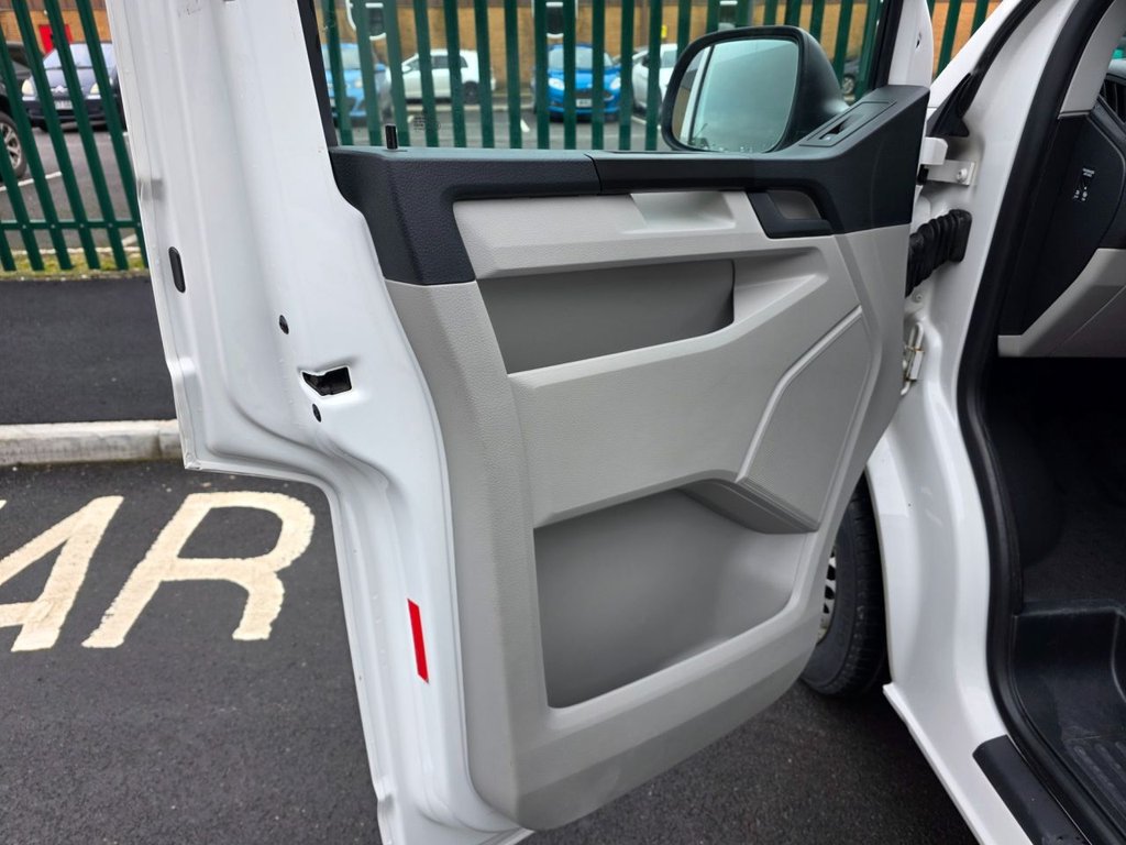 Used Volkswagen Transporter 2017 for sale - 77608583: Photo 26