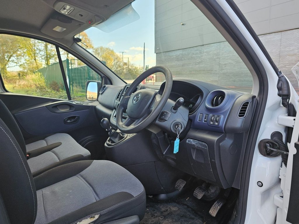 Used Vauxhall Vivaro 2015 for sale - 76665816: Photo 12