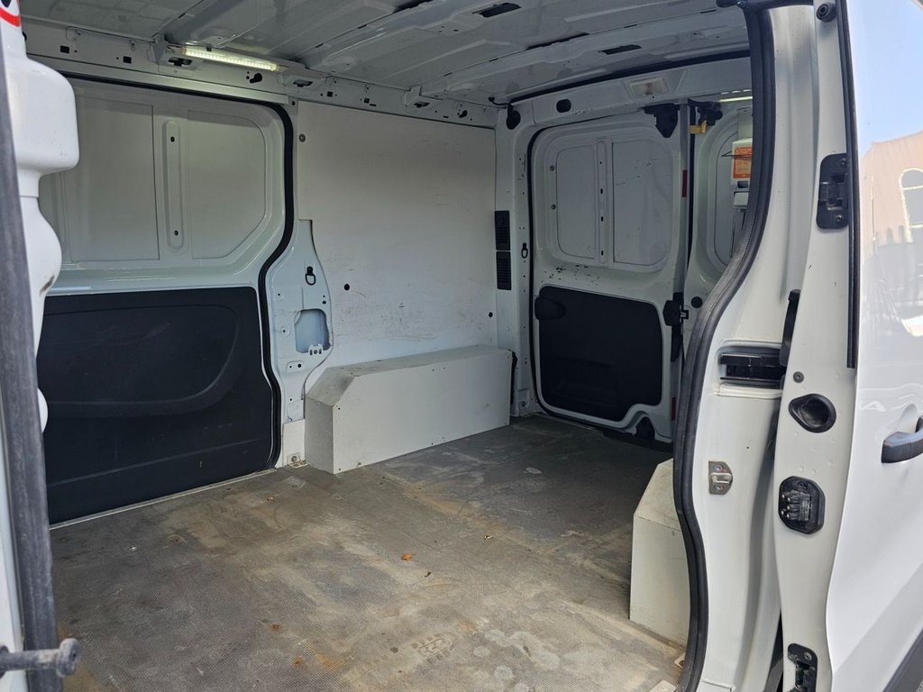 Used Vauxhall Vivaro 2015 for sale - 76665816: Photo 16