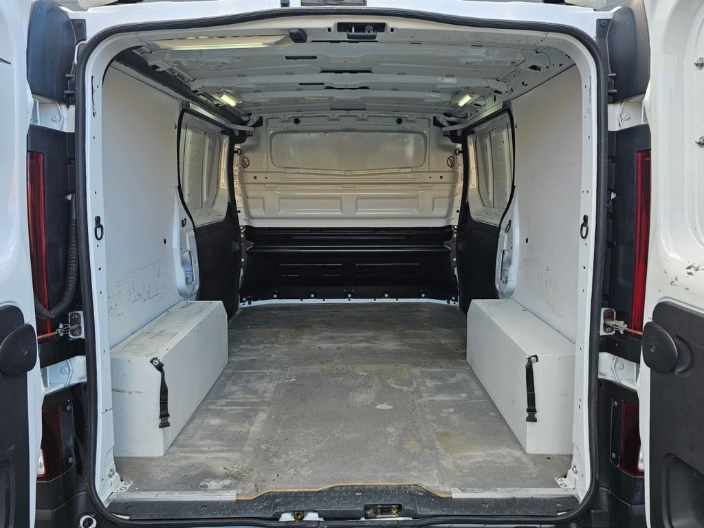 Used Vauxhall Vivaro 2015 for sale - 76665816: Photo 18